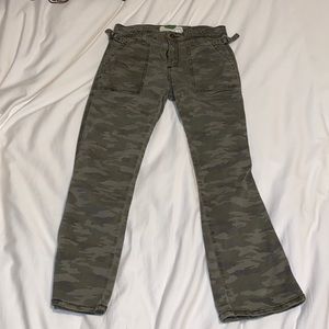 Anthropologie | Camouflage Khakis | Size 26 -fg
